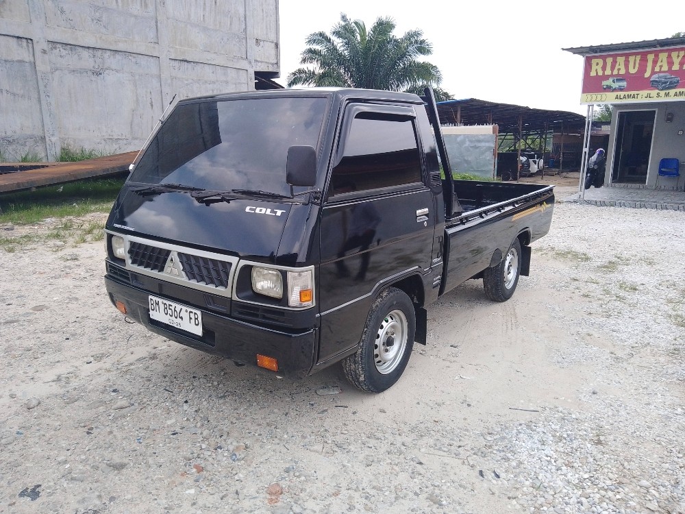 2016 Mitsubishi Colt L300