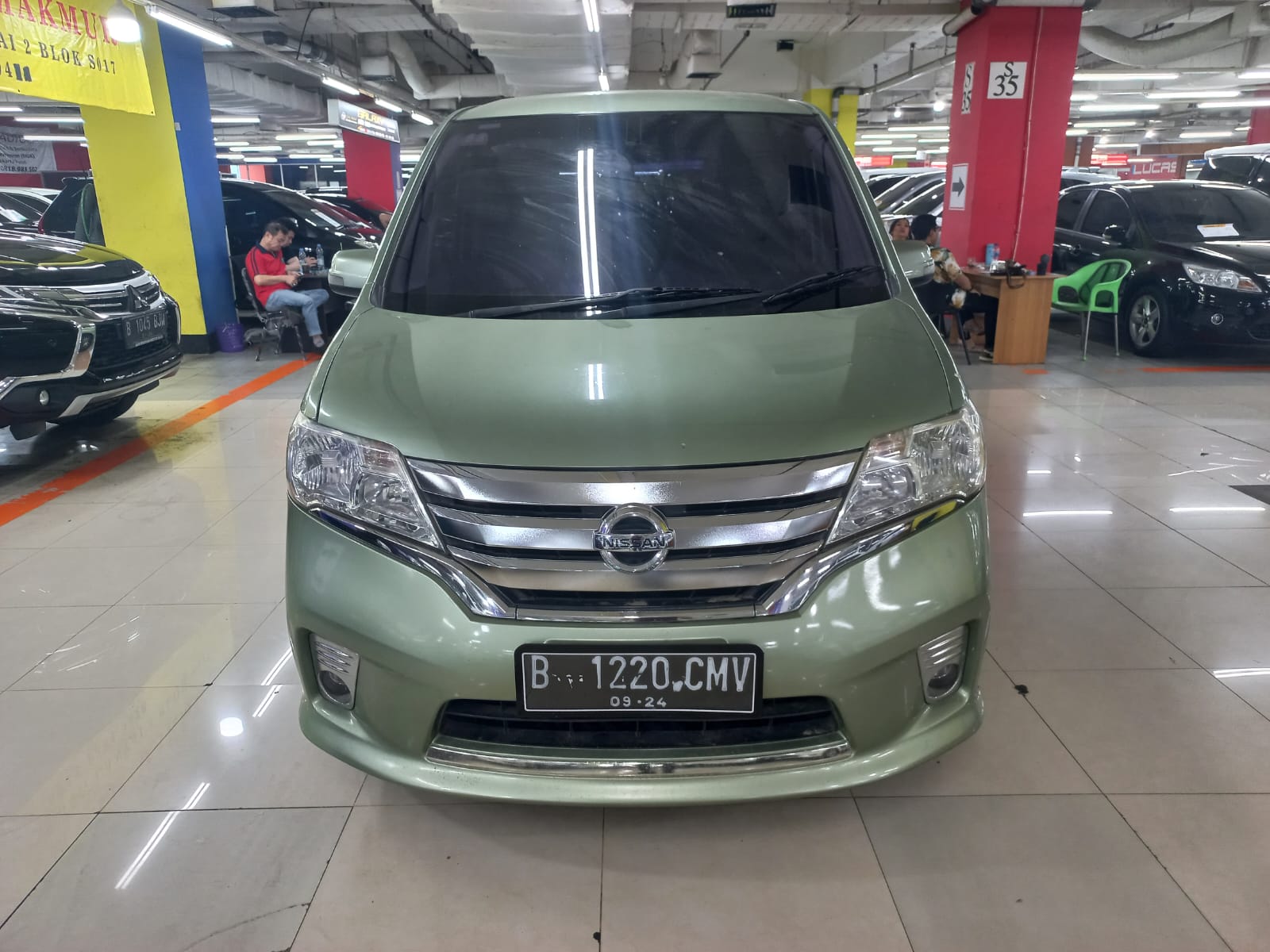 2013 Nissan Serena 2013 Nissan Serena