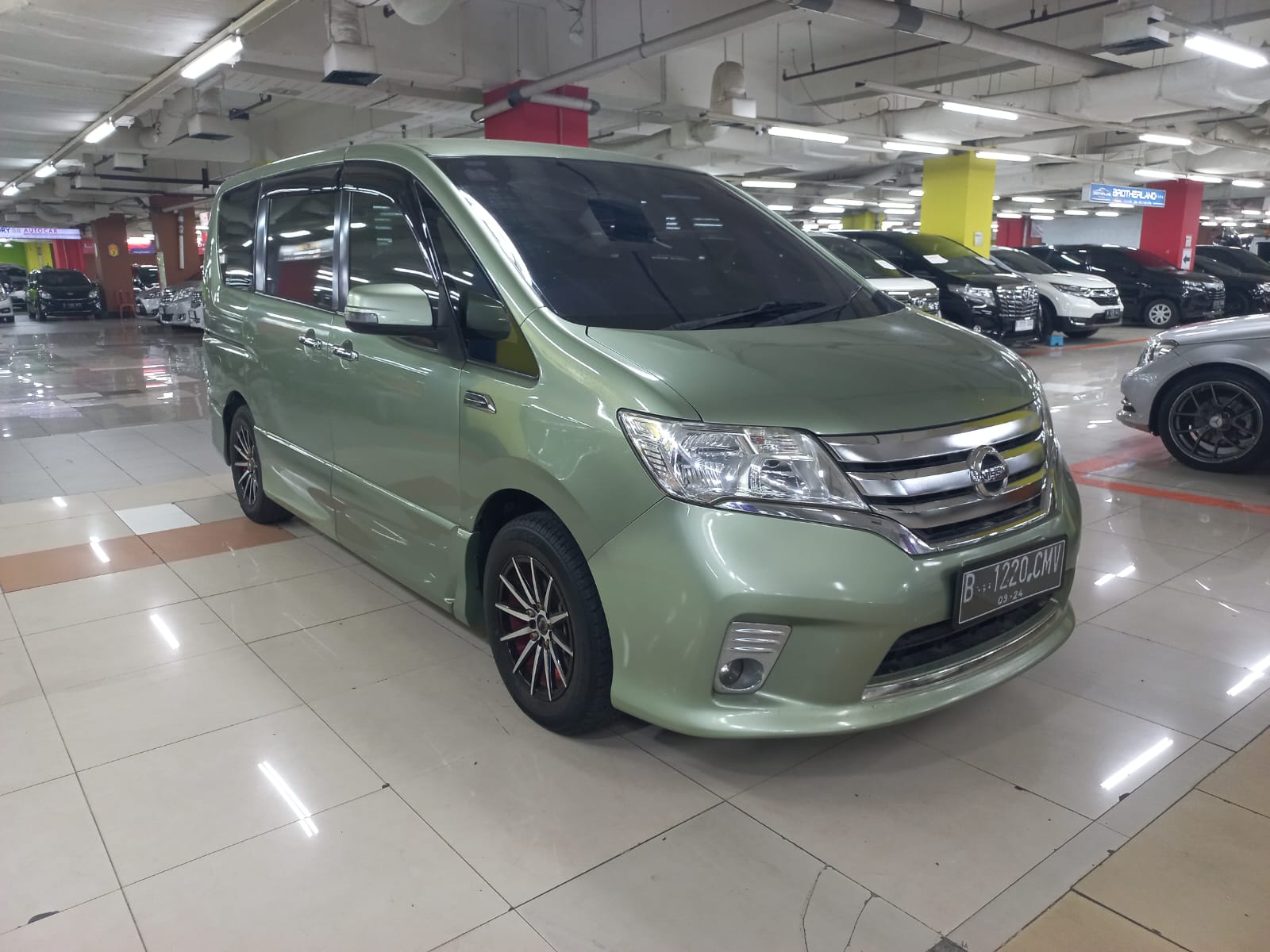 2013 Nissan Serena 2013 Nissan Serena