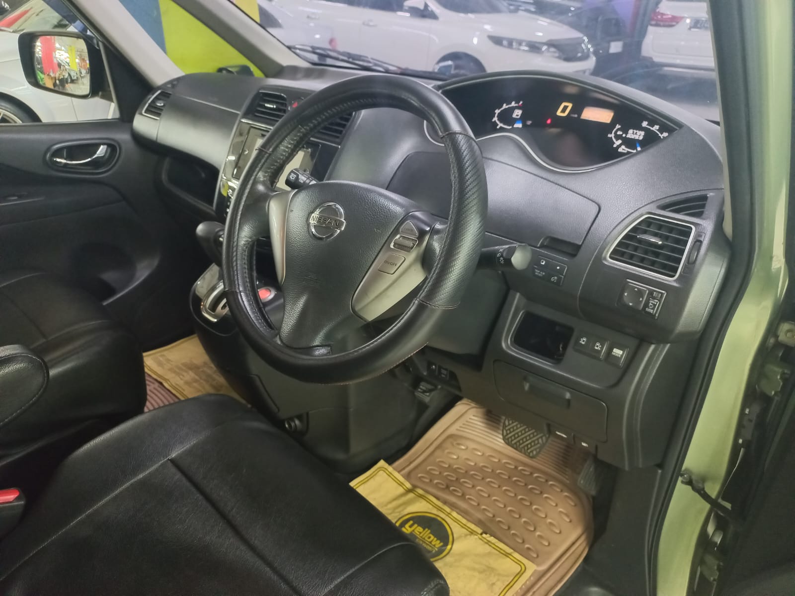 2013 Nissan Serena 2013 Nissan Serena