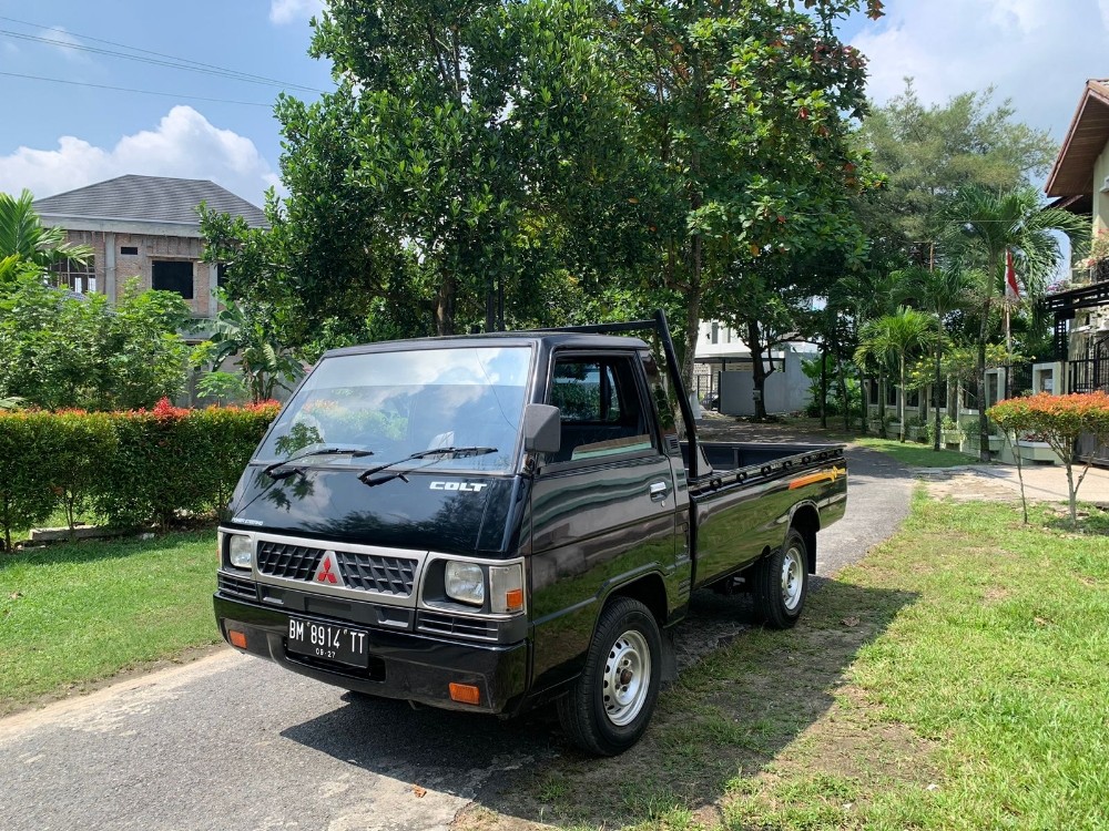 2017 Mitsubishi L300