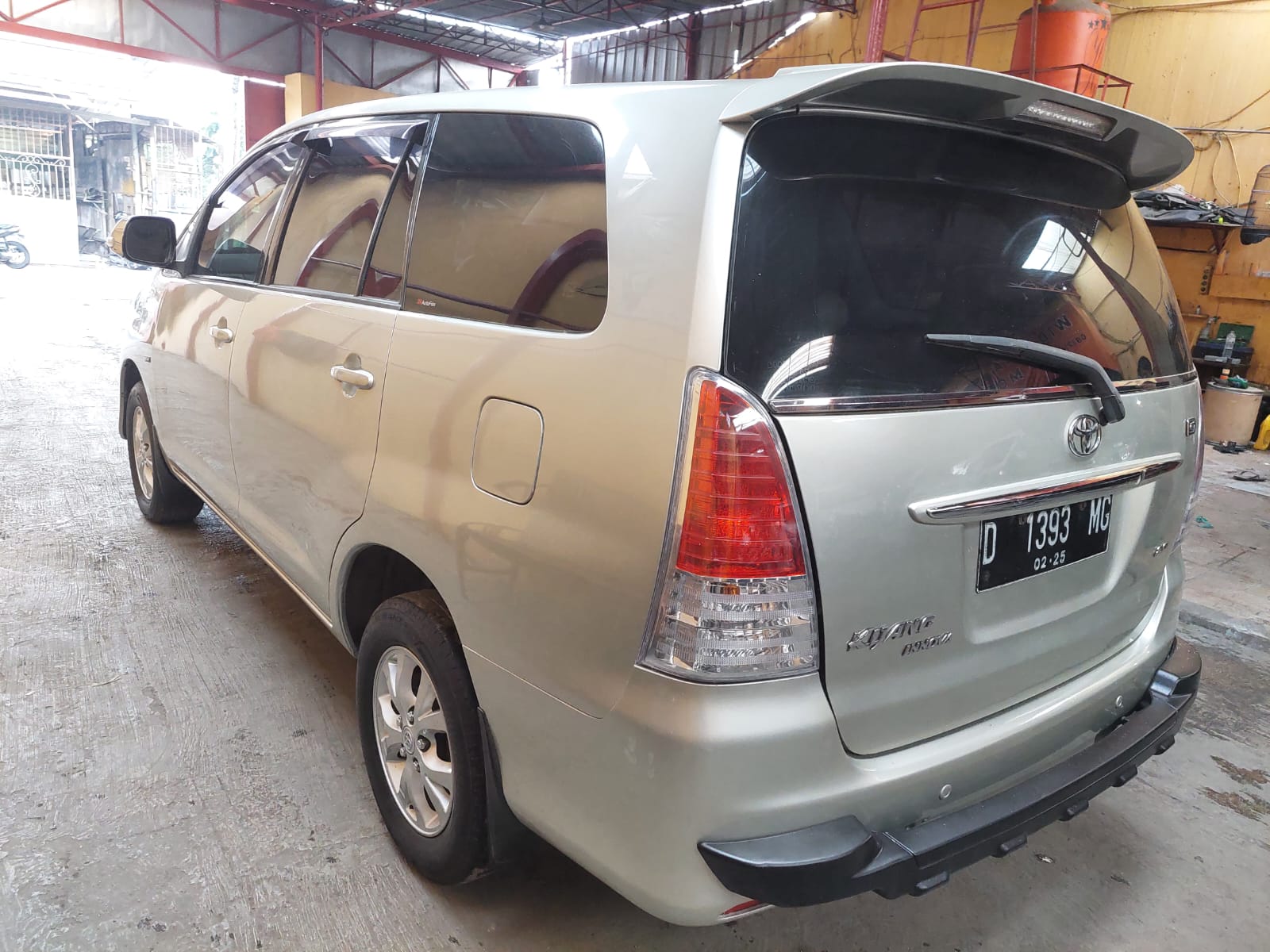 2010 Toyota Kijang Innova 2010 Toyota Kijang Innova