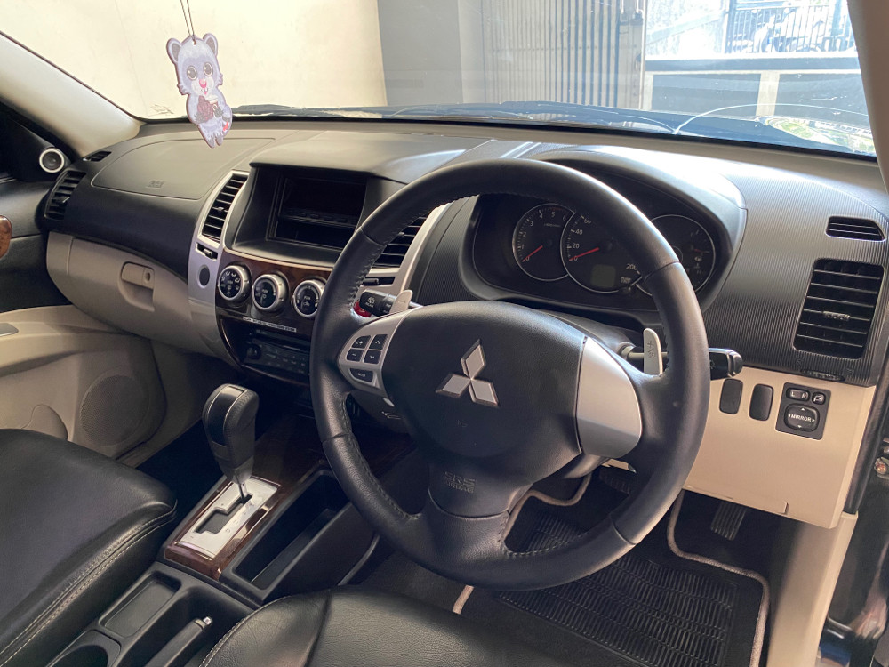 2012 Mitsubishi Pajero Sport  2012 Mitsubishi Pajero Sport