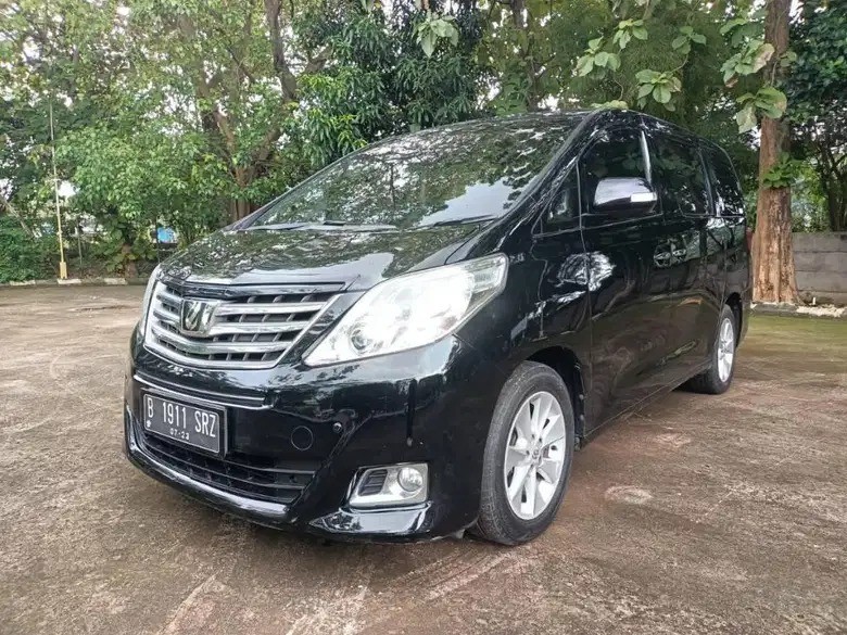 Second Hand 2013 Toyota Alphard Second Hand 2013 Toyota Alphard