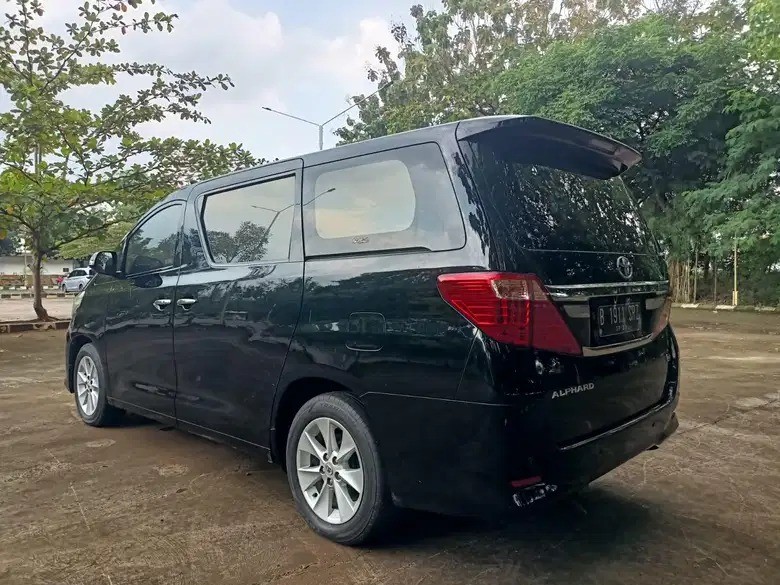 2013 Toyota Alphard 2013 Toyota Alphard