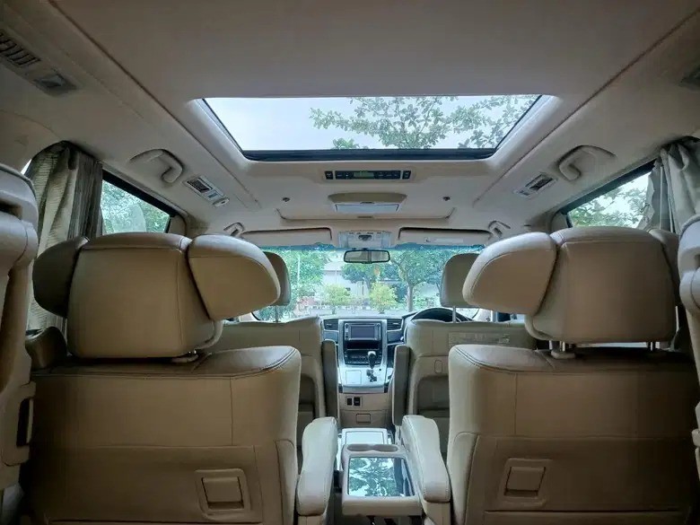 2013 Toyota Alphard 2013 Toyota Alphard