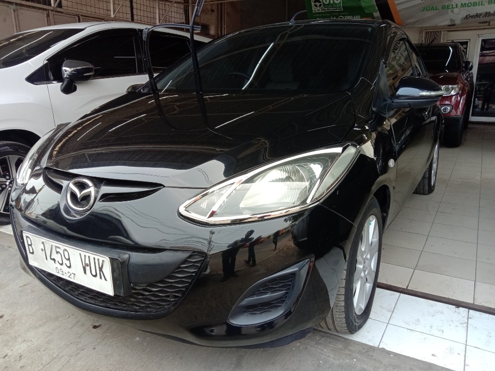 2012 Mazda 2 Sedan