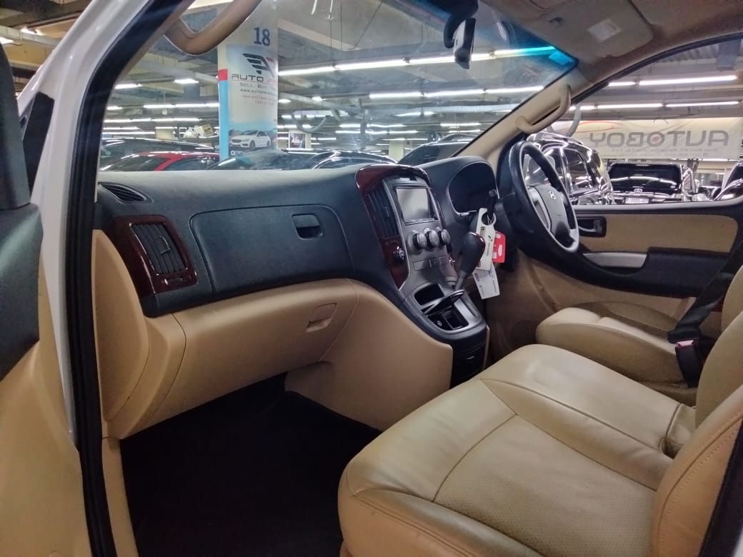 2013 Hyundai H-1 2013 Hyundai H-1