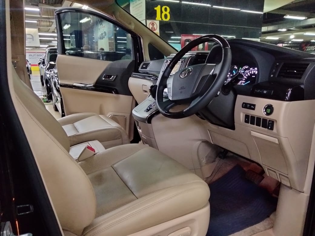 2012 Toyota Alphard 2012 Toyota Alphard