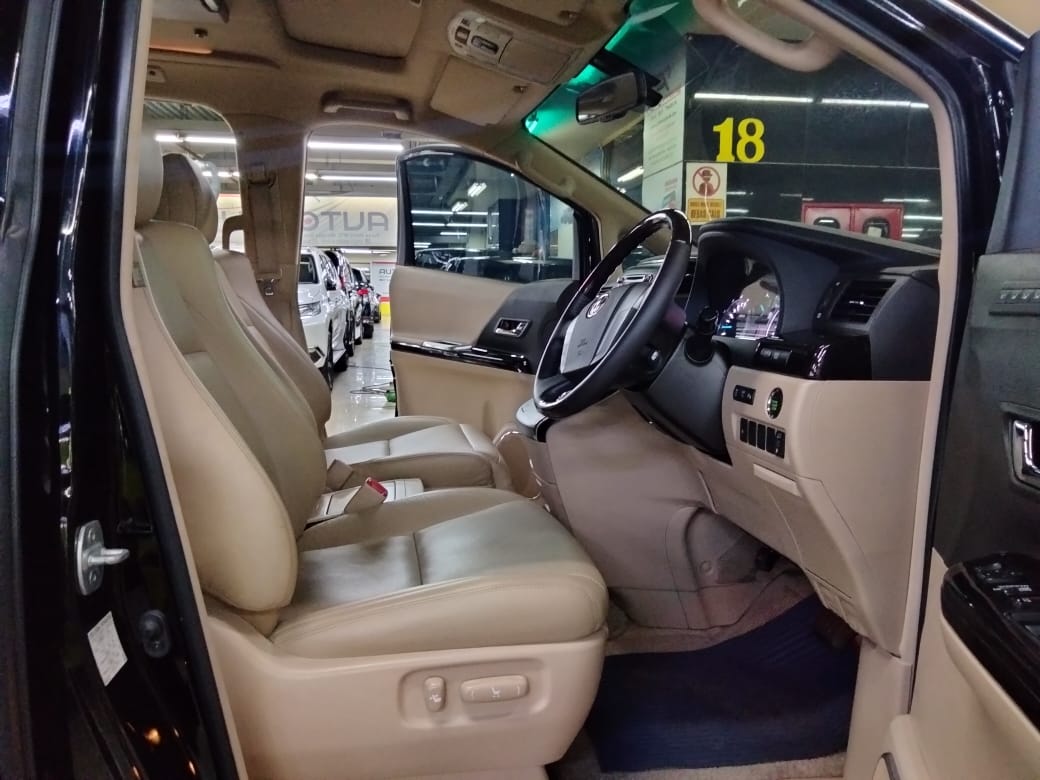 2012 Toyota Alphard 2012 Toyota Alphard