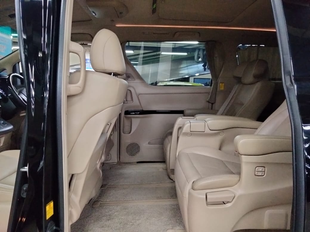 2012 Toyota Alphard 2012 Toyota Alphard