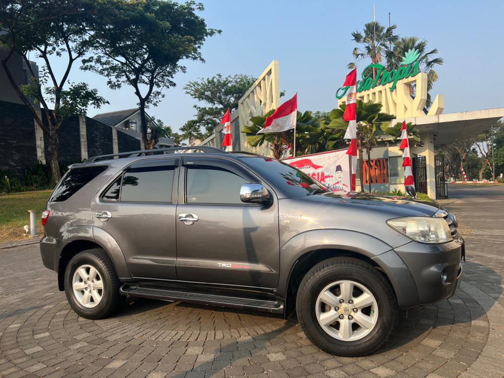 2011 Toyota Fortuner  2011 Toyota Fortuner