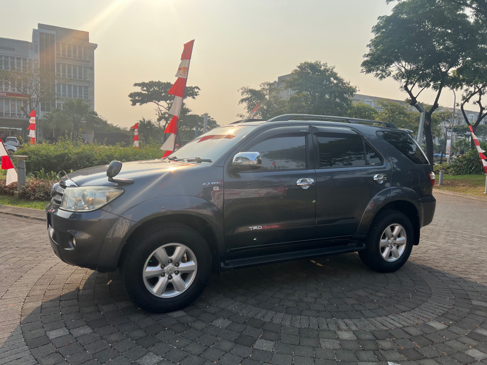 2011 Toyota Fortuner  2011 Toyota Fortuner