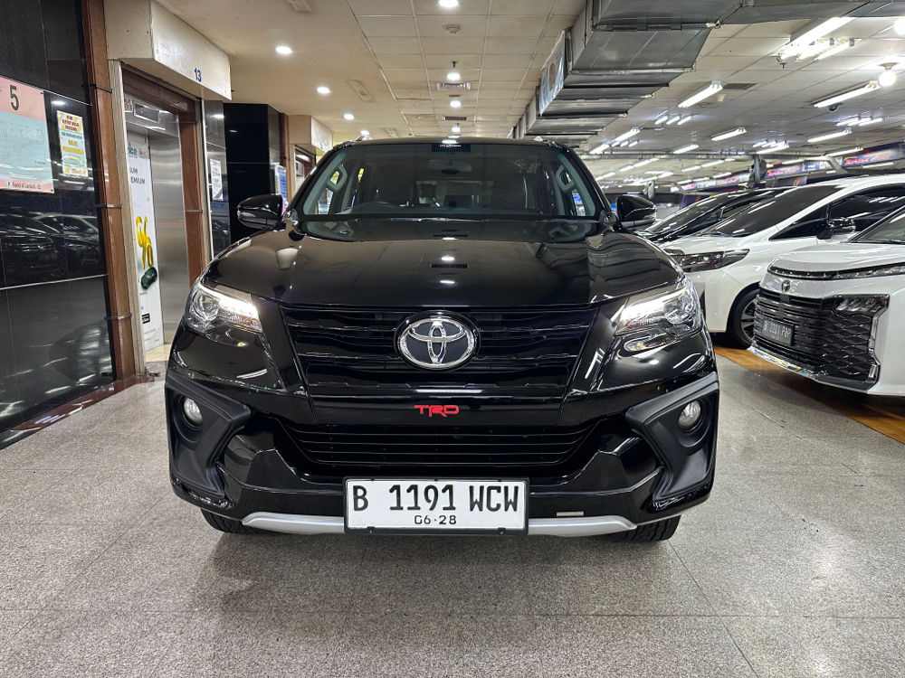 2018 Toyota Fortuner 2.4 VRZ AT 2.4 VRZ AT tua