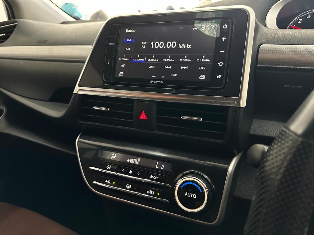 2017 Toyota Sienta 2017 Toyota Sienta