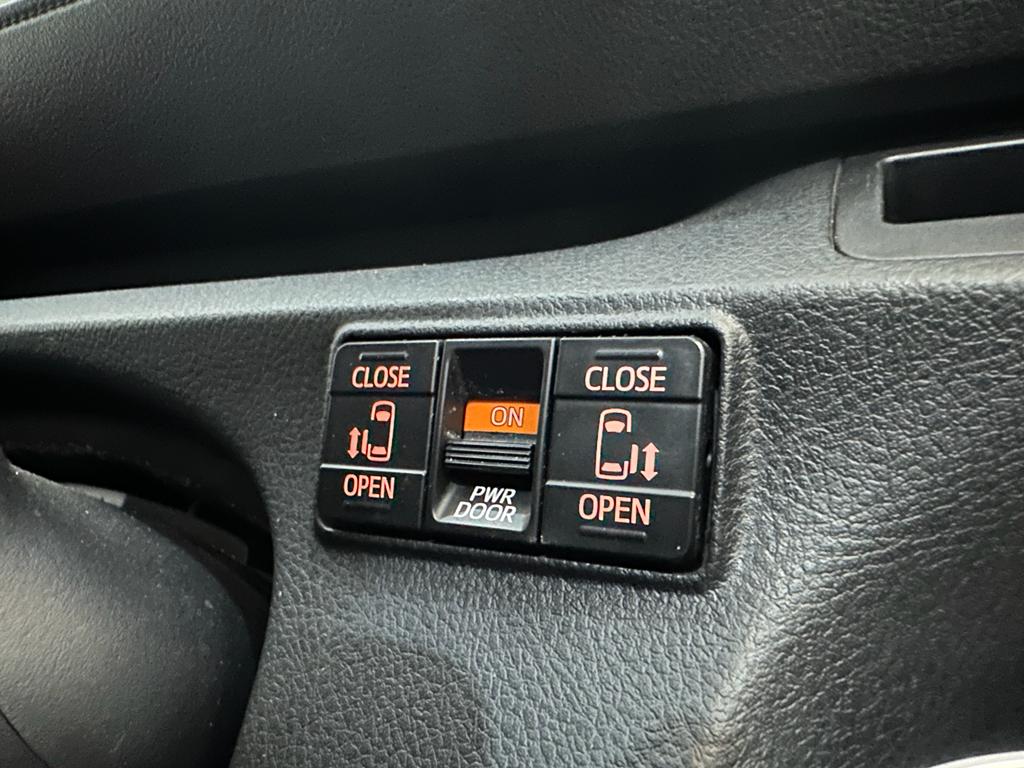 2017 Toyota Sienta 2017 Toyota Sienta