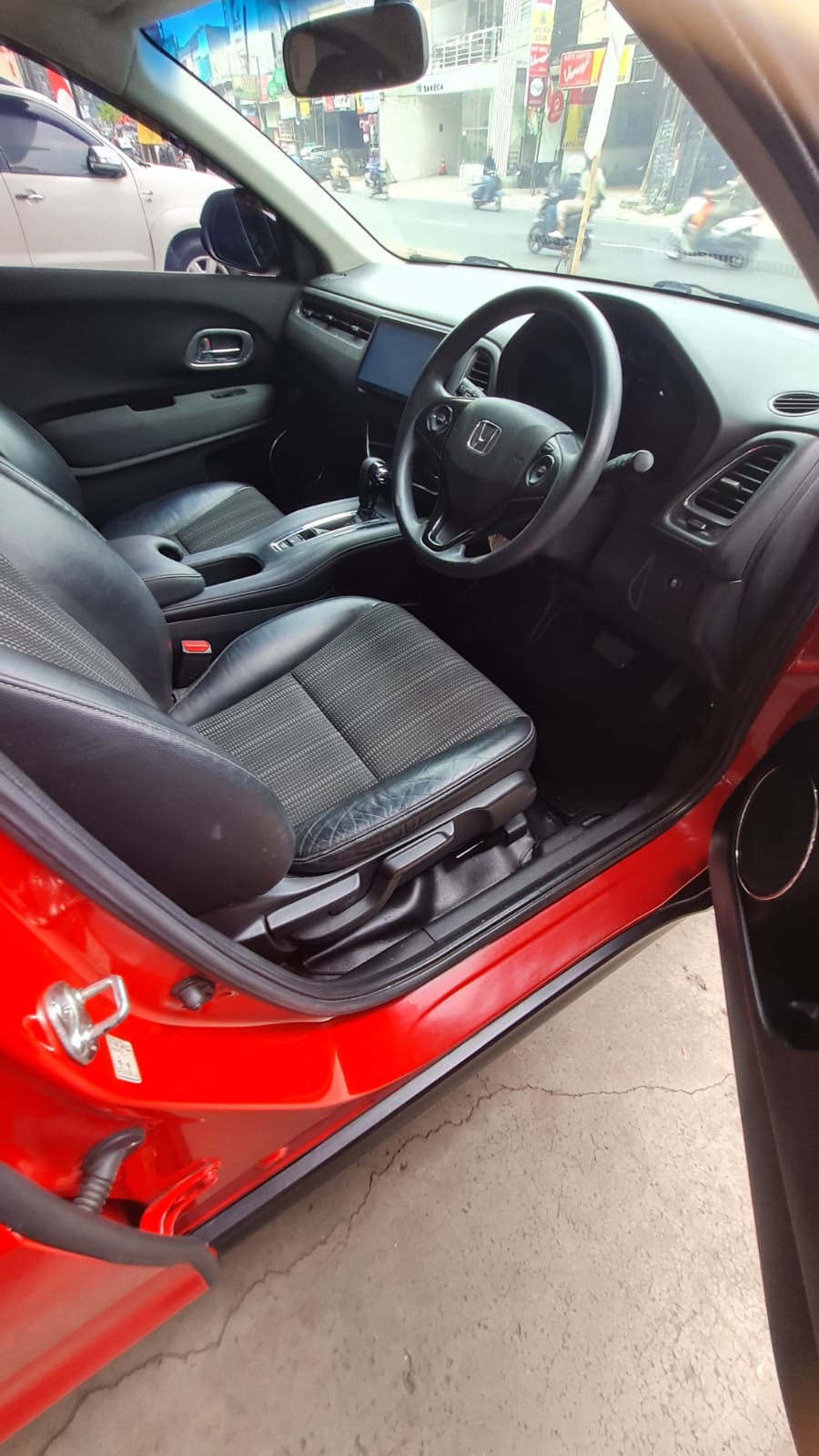 Old 2017 Honda HRV 1.5L Turbo RS 1.5L Turbo RS