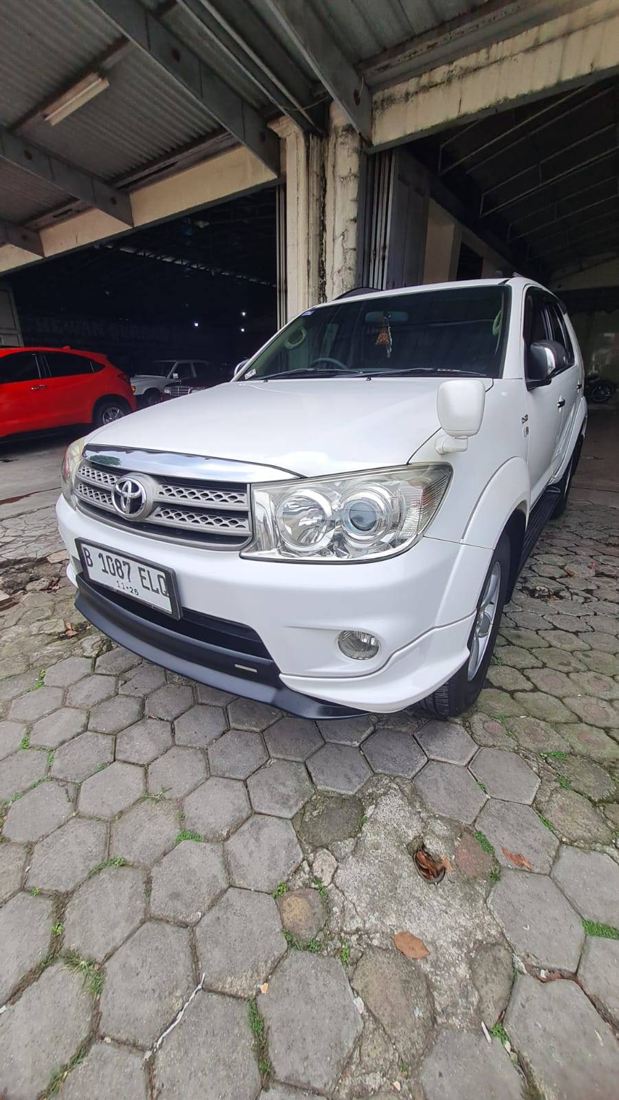 Old 2011 Toyota Fortuner 2.4 G AT 2.4 G AT