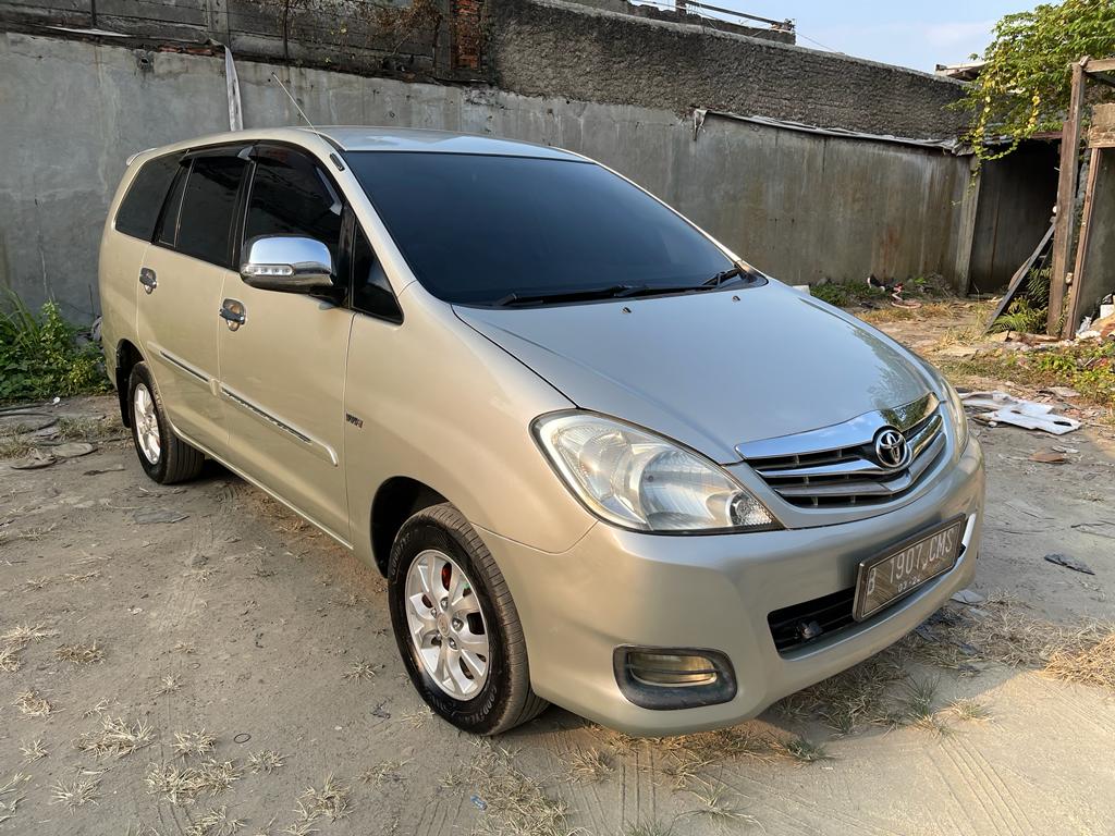 Second Hand 2010 Toyota Innova Second Hand 2010 Toyota Innova