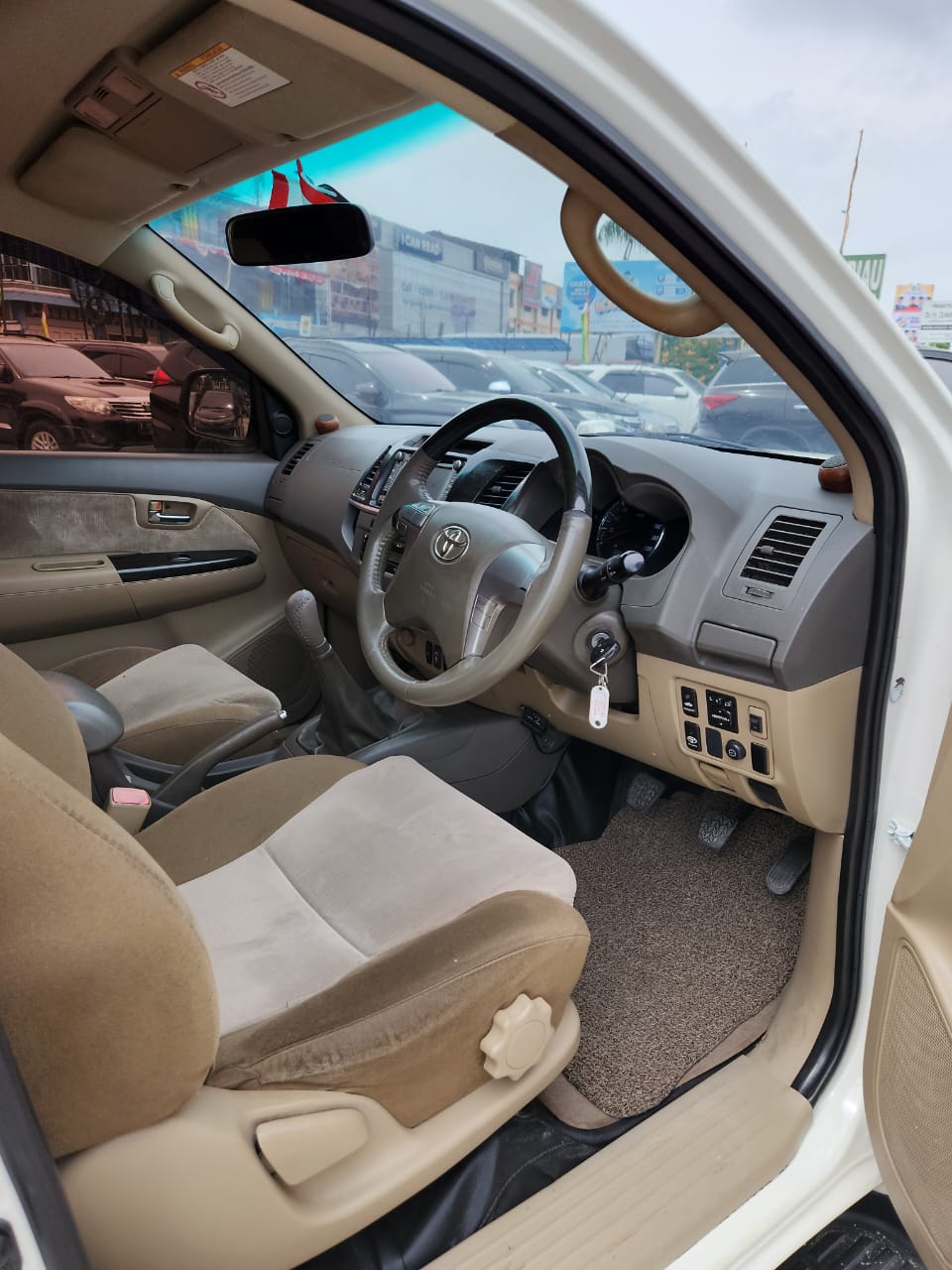 2012 Toyota Fortuner  2012 Toyota Fortuner