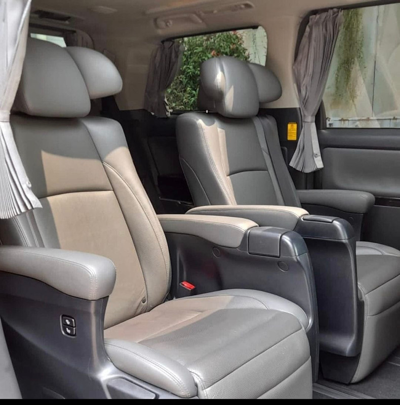2013 Toyota Alphard 2013 Toyota Alphard