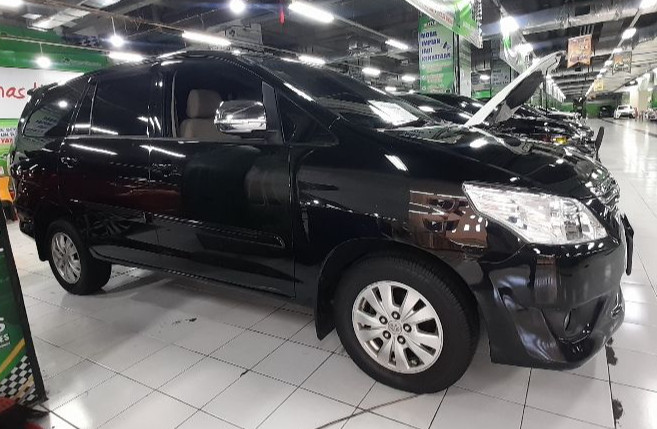 2013 Toyota Kijang Innova 2013 Toyota Kijang Innova