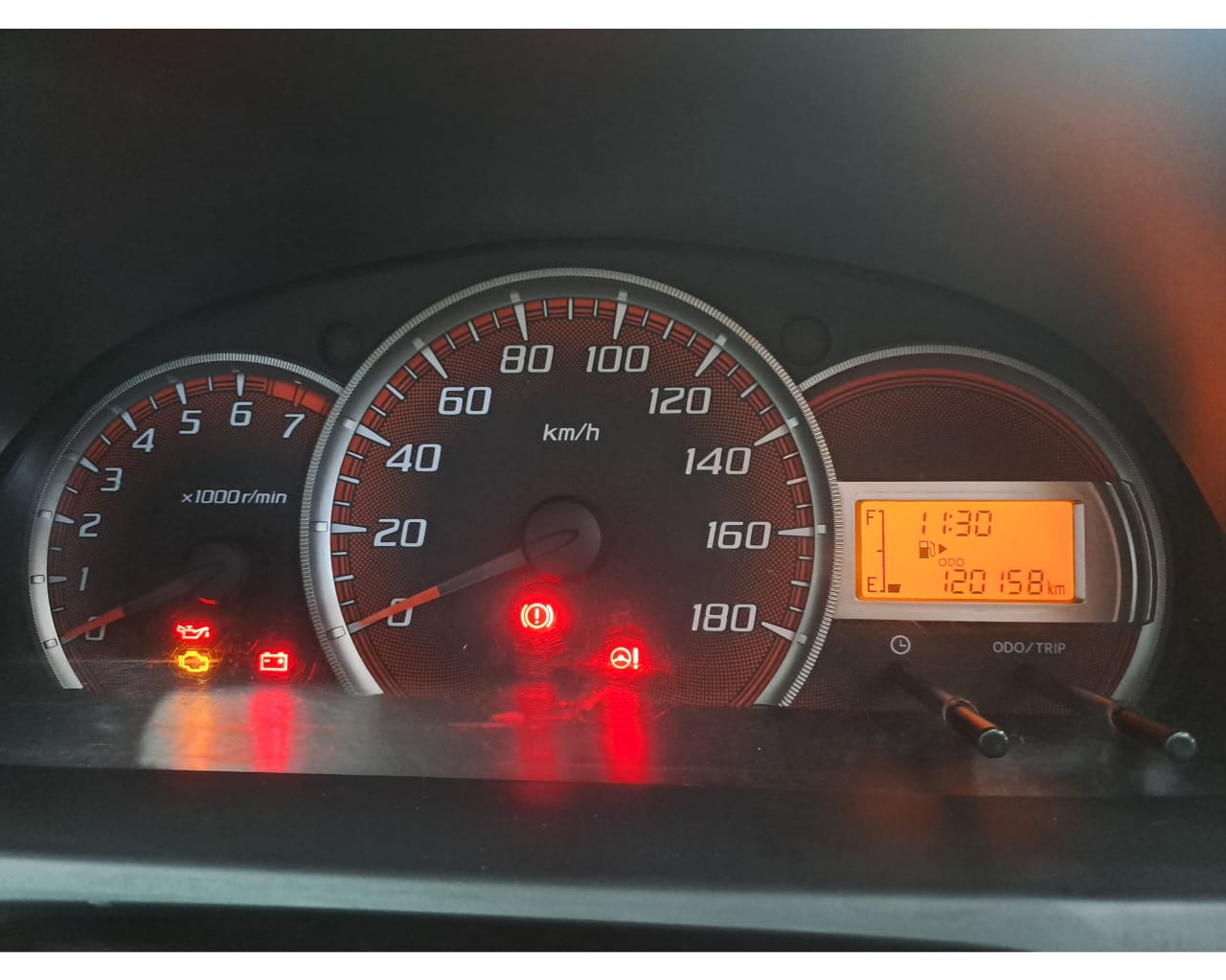 2012 Daihatsu Xenia 2012 Daihatsu Xenia