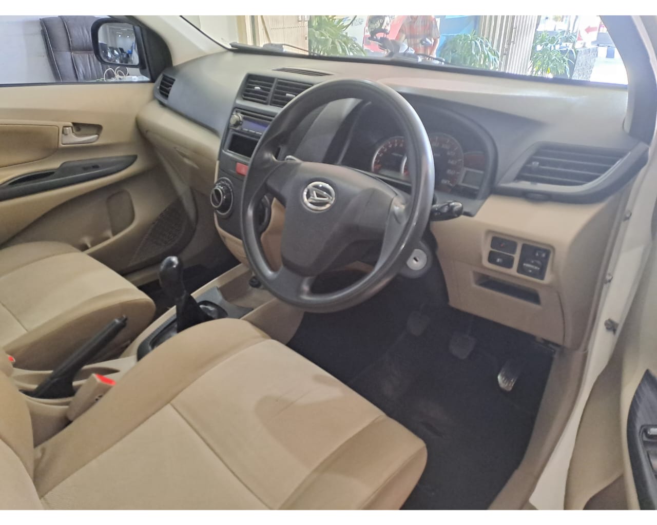 2012 Daihatsu Xenia 2012 Daihatsu Xenia