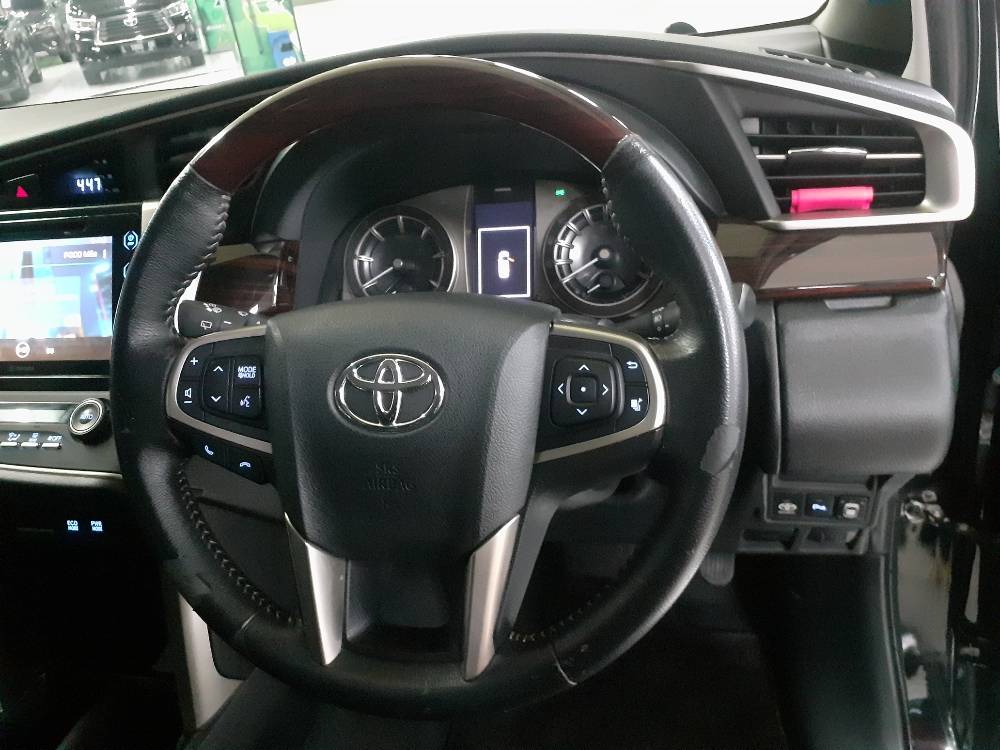 2018 Toyota Innova REBORN DIESEL V 2.5 AT REBORN DIESEL V 2.5 AT tua