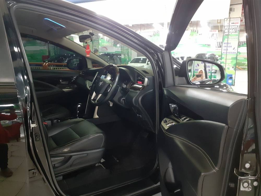 Dijual 2018 Toyota Innova REBORN DIESEL V 2.5 AT REBORN DIESEL V 2.5 AT Bekas