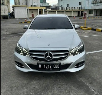 2014 Mercedes Benz E-Class  300 E 3.0L AT Bekas 2014 Mercedes Benz E-Class  300 E 3.0L AT Bekas