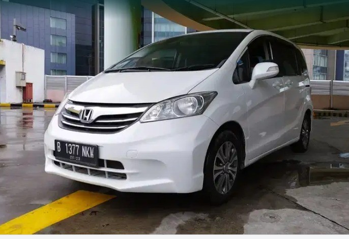 2013 Honda Freed  E Bekas 2013 Honda Freed  E Bekas