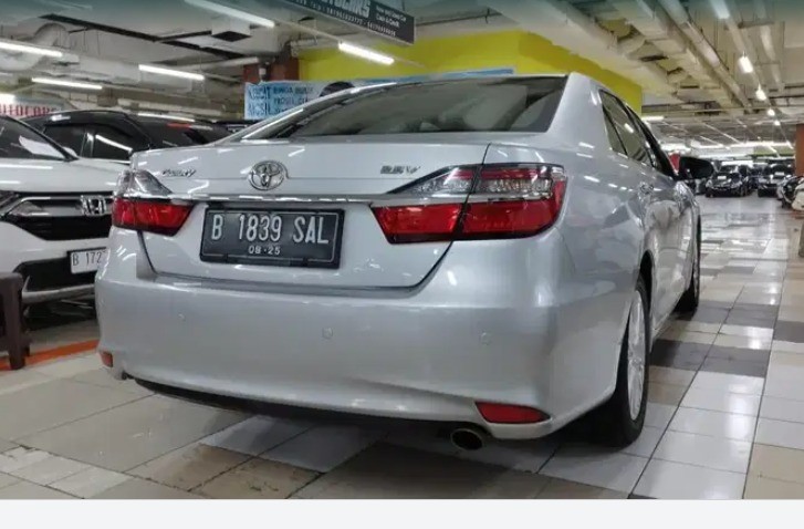 Second Hand 2015 Toyota Camry 2.5 V Second Hand 2015 Toyota Camry 2.5 V