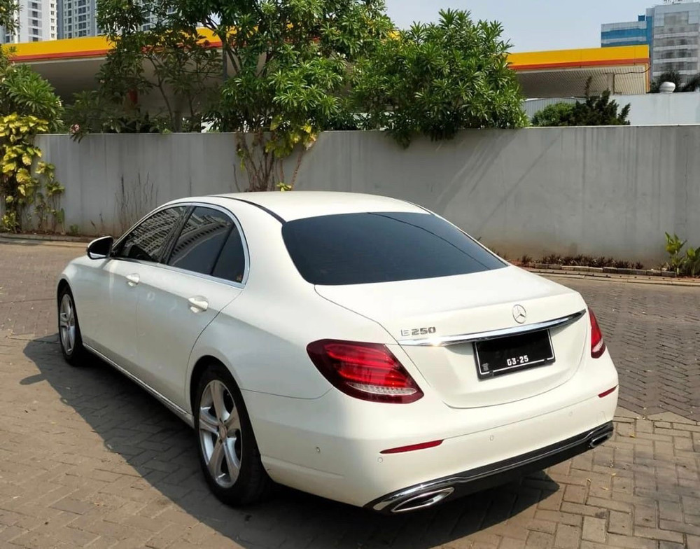 2016 Mercedes Benz E-Class 2016 Mercedes Benz E-Class