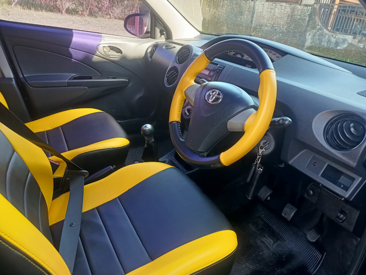 2013 Toyota Etios Valco 2013 Toyota Etios Valco