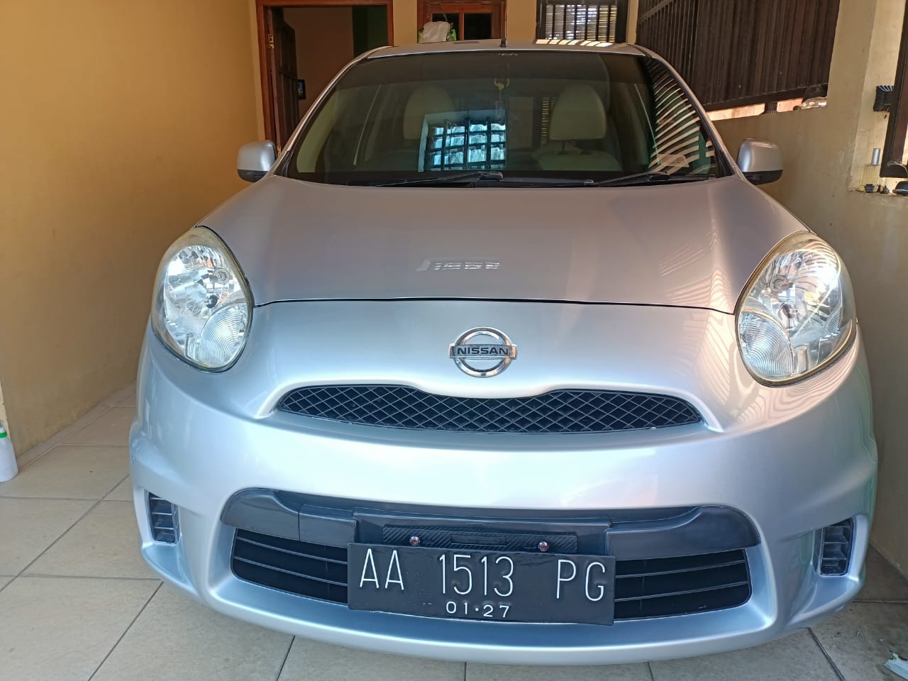 Second Hand 2011 Nissan March Second Hand 2011 Nissan March