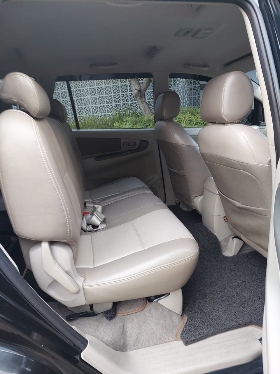 2013 Toyota Innova 2013 Toyota Innova