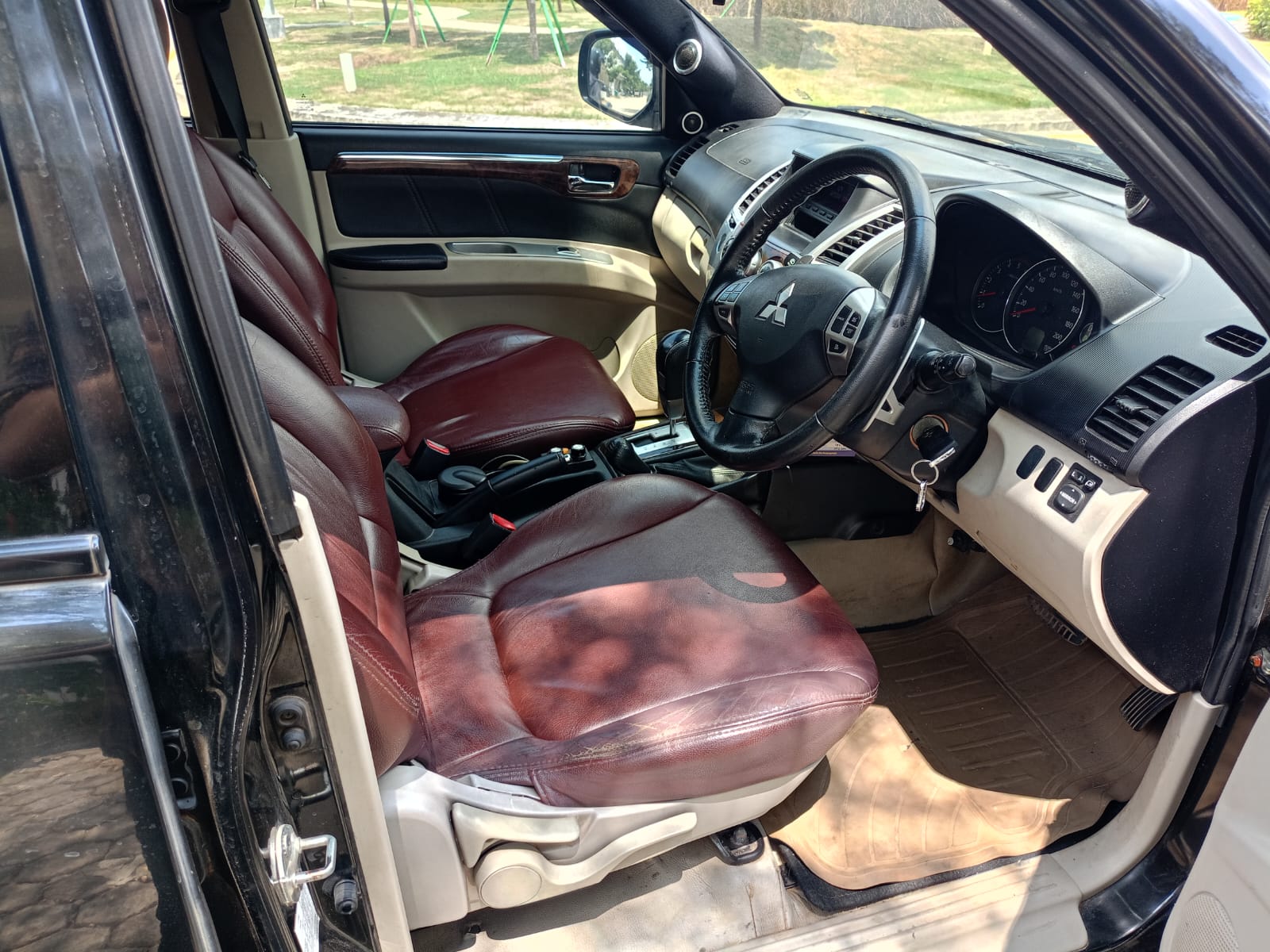 2011 Mitsubishi Pajero Sport  2011 Mitsubishi Pajero Sport