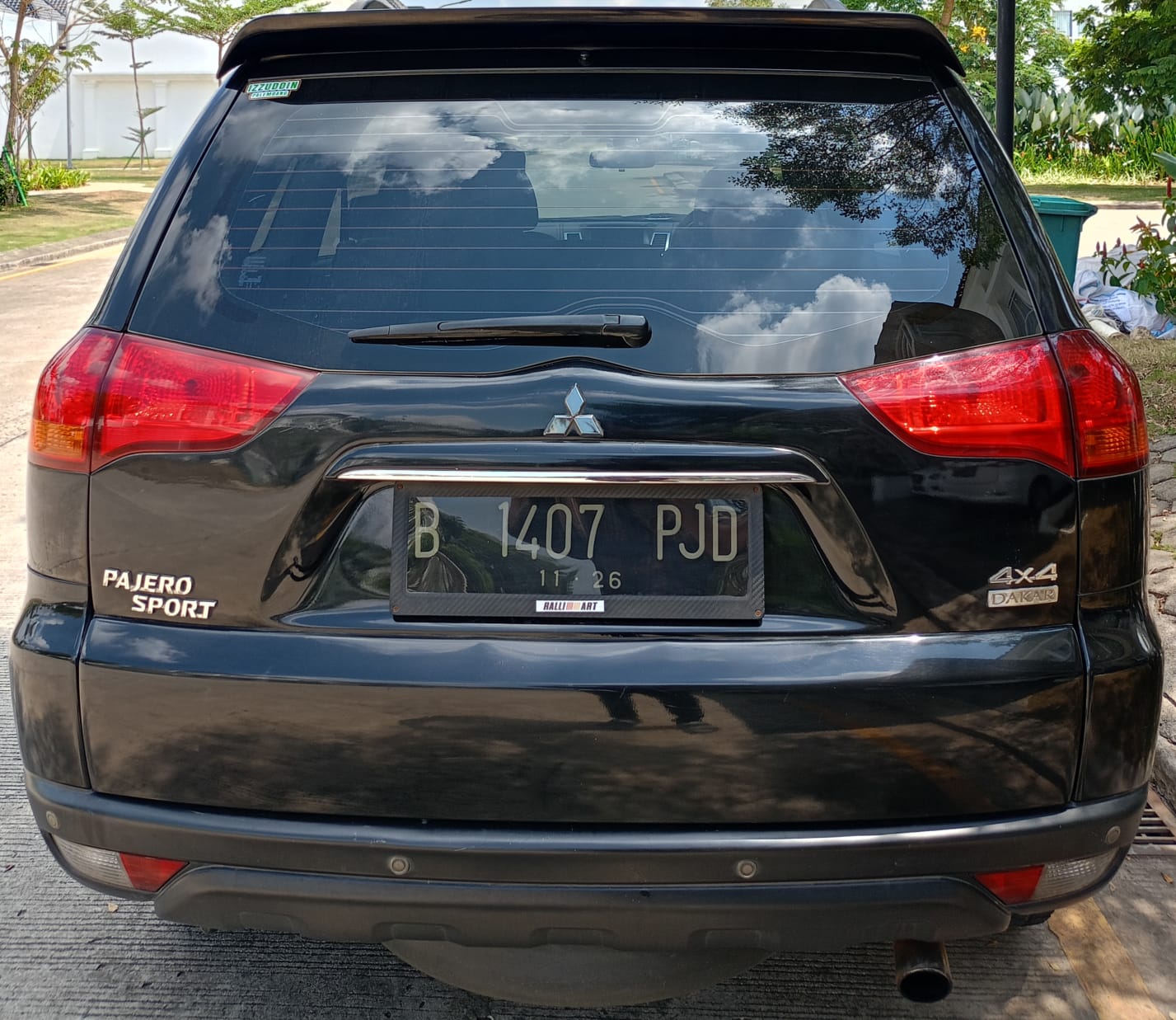 2011 Mitsubishi Pajero Sport  2011 Mitsubishi Pajero Sport