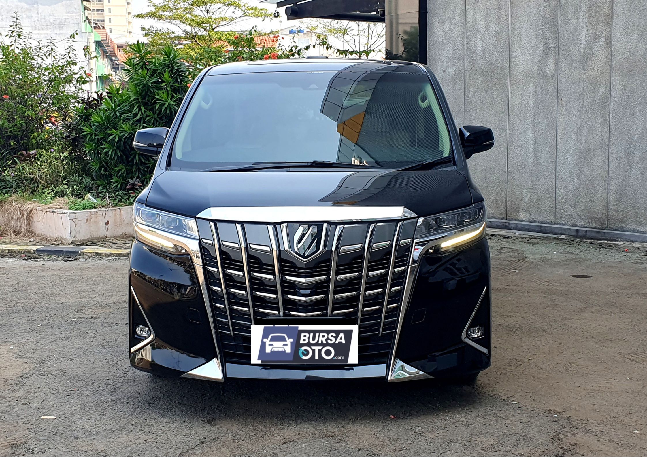 Second Hand 2022 Toyota Alphard Second Hand 2022 Toyota Alphard