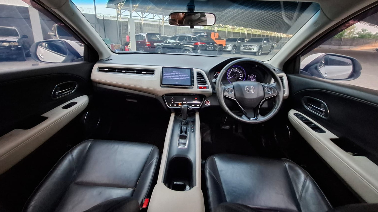 2017 Honda HRV  1.8L PRESTIGE CVT 2017 Honda HRV  1.8L PRESTIGE CVT