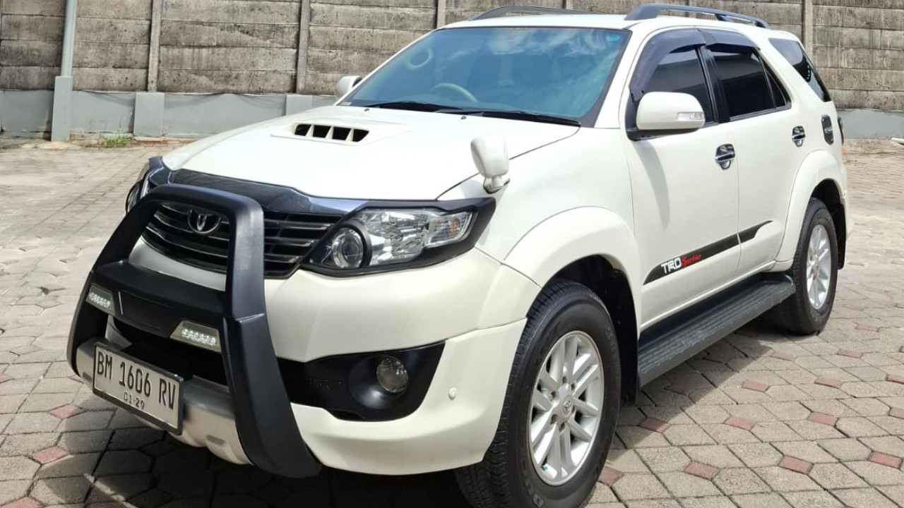 2013 Toyota Fortuner  2013 Toyota Fortuner