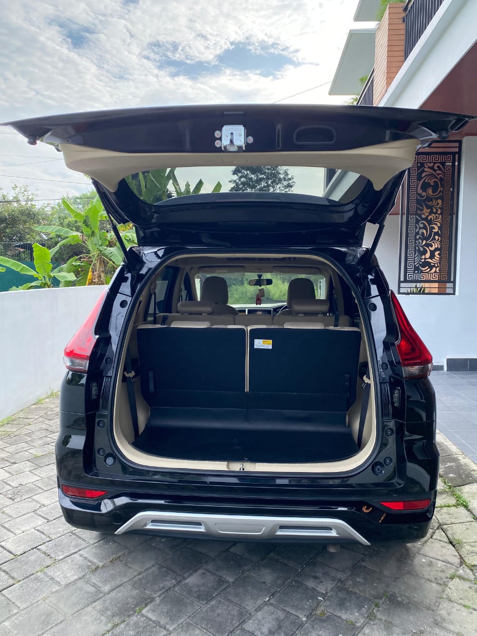 2017 Mitsubishi Xpander Ultimate CVT 2017 Mitsubishi Xpander Ultimate CVT