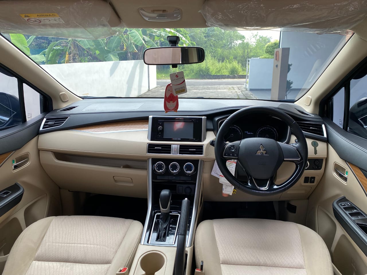 2017 Mitsubishi Xpander Ultimate CVT 2017 Mitsubishi Xpander Ultimate CVT