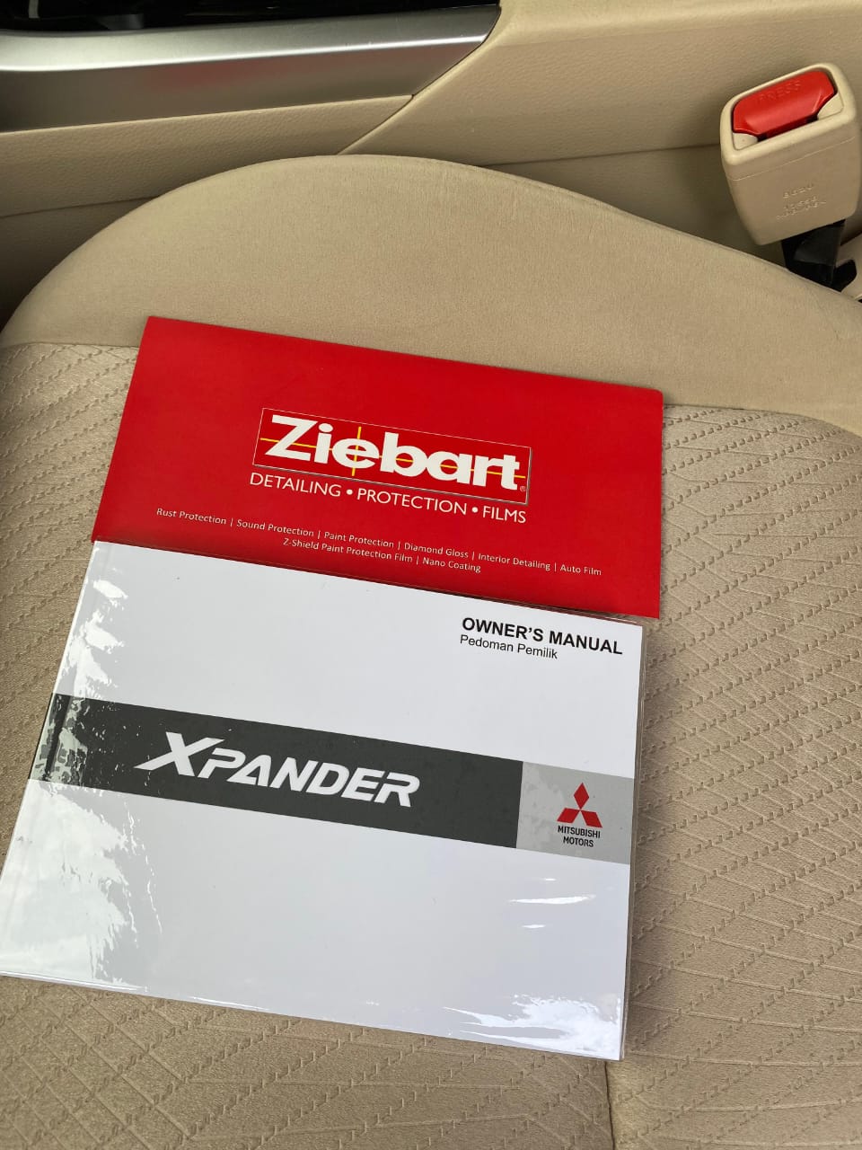 2017 Mitsubishi Xpander Ultimate CVT 2017 Mitsubishi Xpander Ultimate CVT