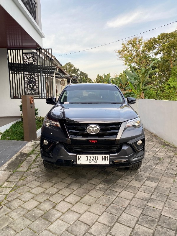 2020 Toyota Fortuner VRZ 4X2 TRD 2.4L AT