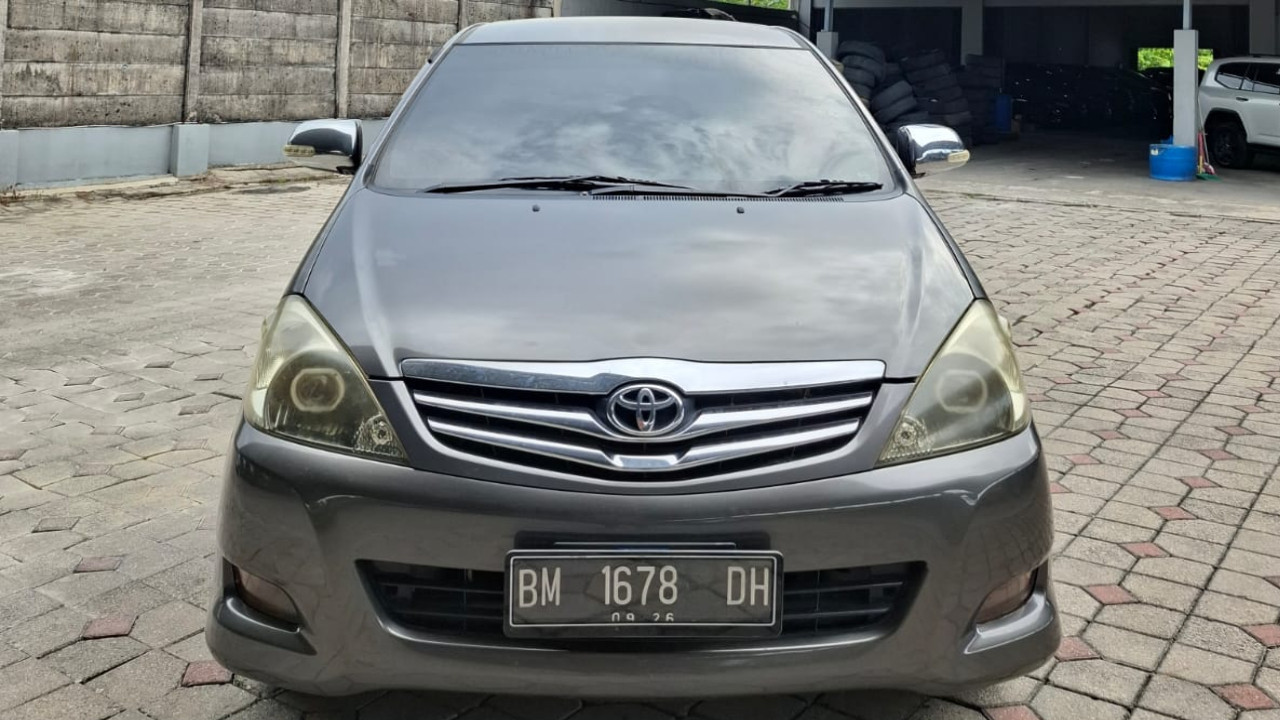 Second Hand 2011 Toyota Innova BENSIN G 2.0 MT Second Hand 2011 Toyota Innova BENSIN G 2.0 MT