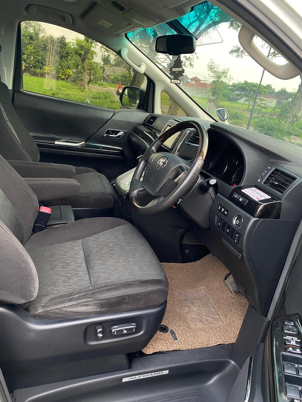 2012 Toyota Alphard  S 2.4 AT 2012 Toyota Alphard  S 2.4 AT