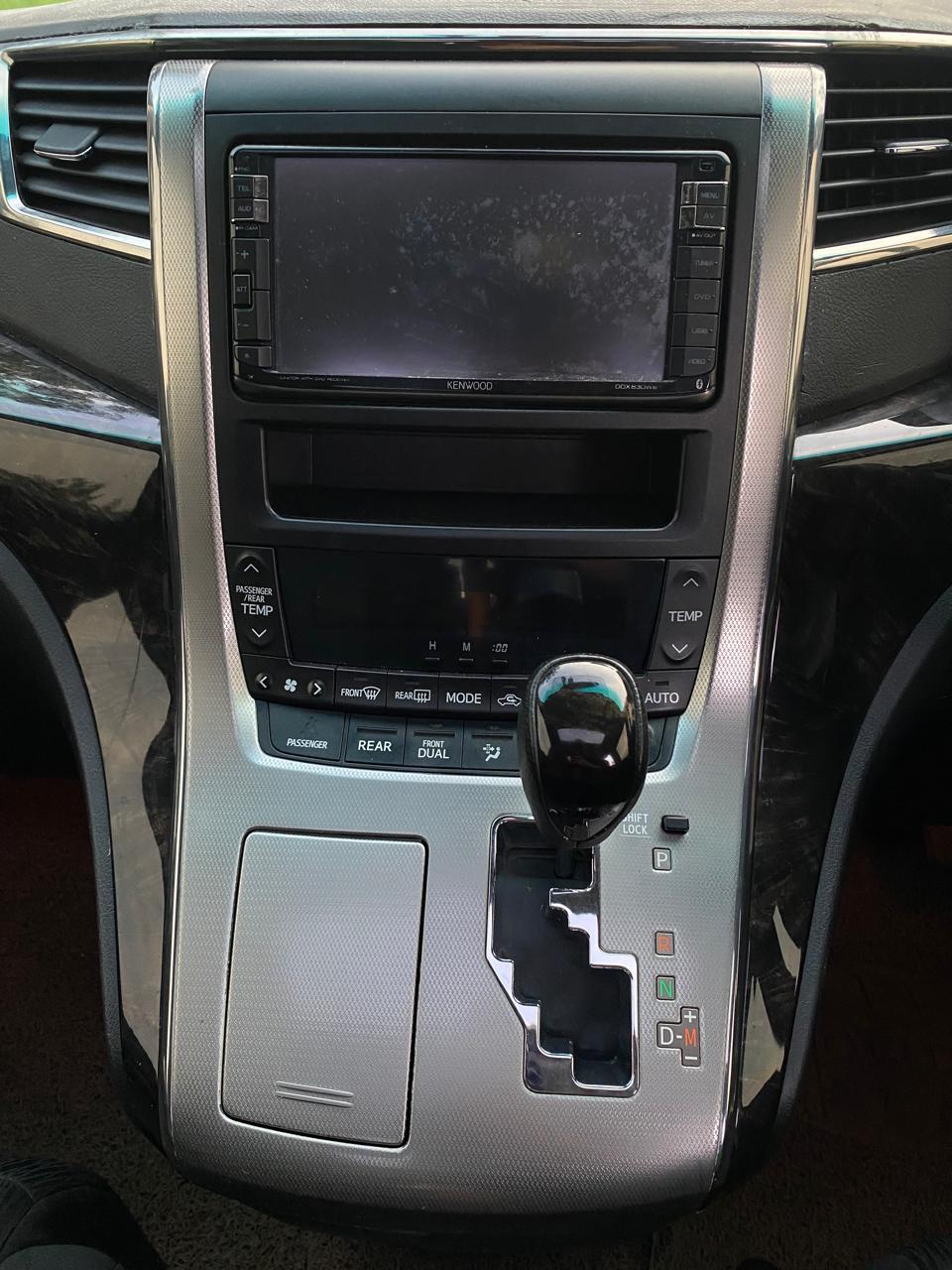 2012 Toyota Alphard  S 2.4 AT 2012 Toyota Alphard  S 2.4 AT