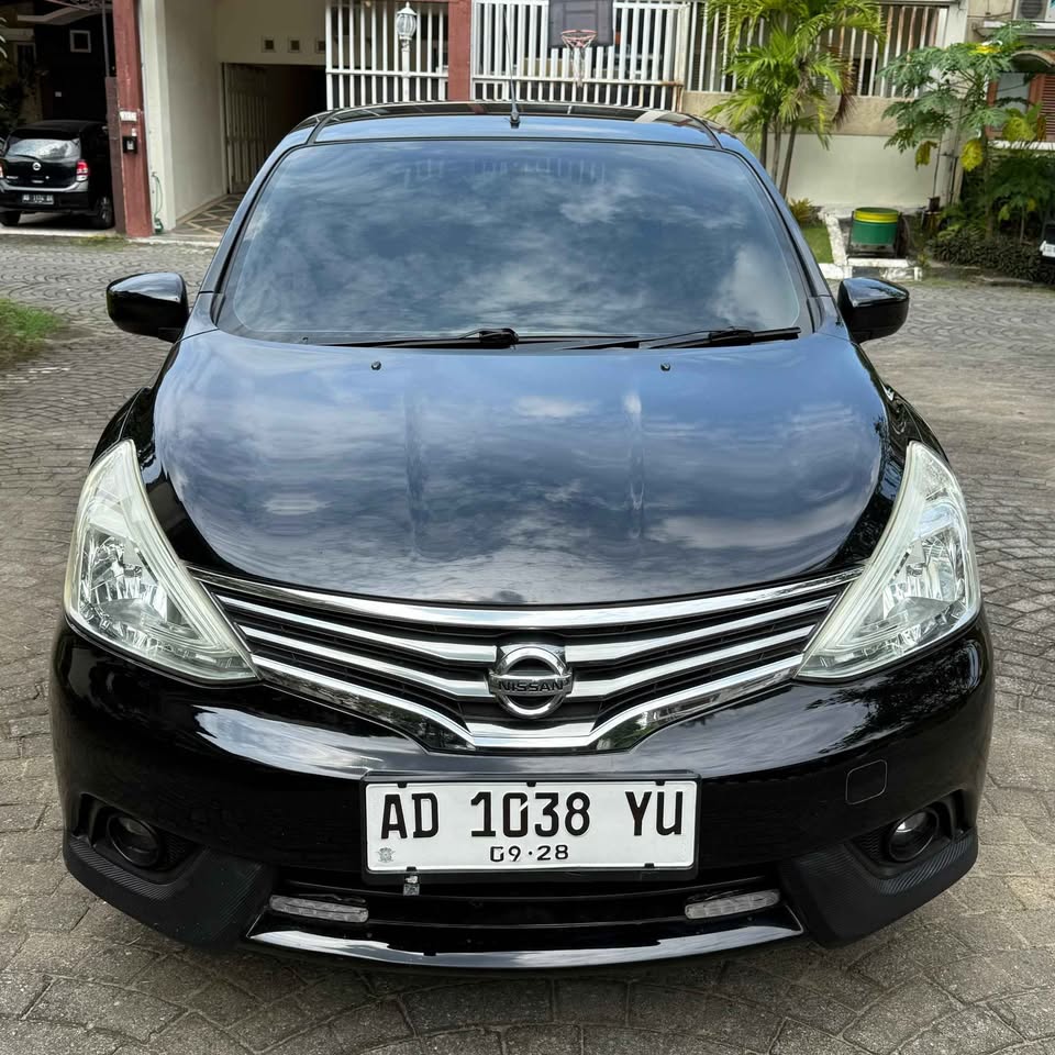 2013 Nissan Grand Livina  1.5 SV AT 2013 Nissan Grand Livina  1.5 SV AT